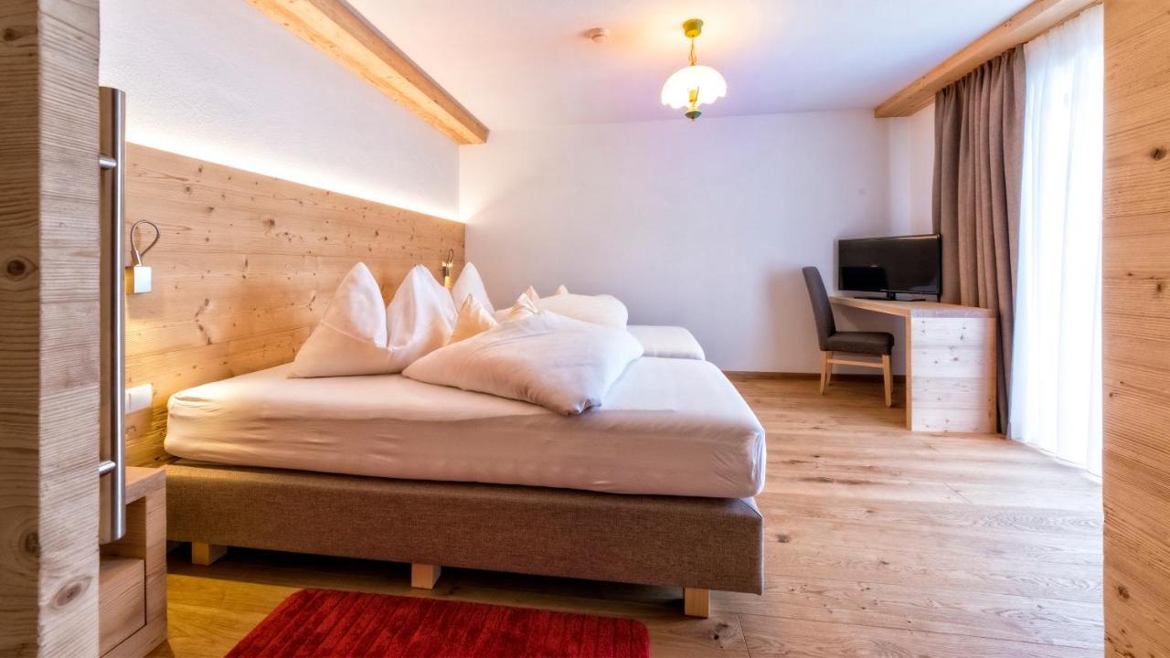 Hotel Mirabel San Vigilio Di Marebbe Kültér fotó