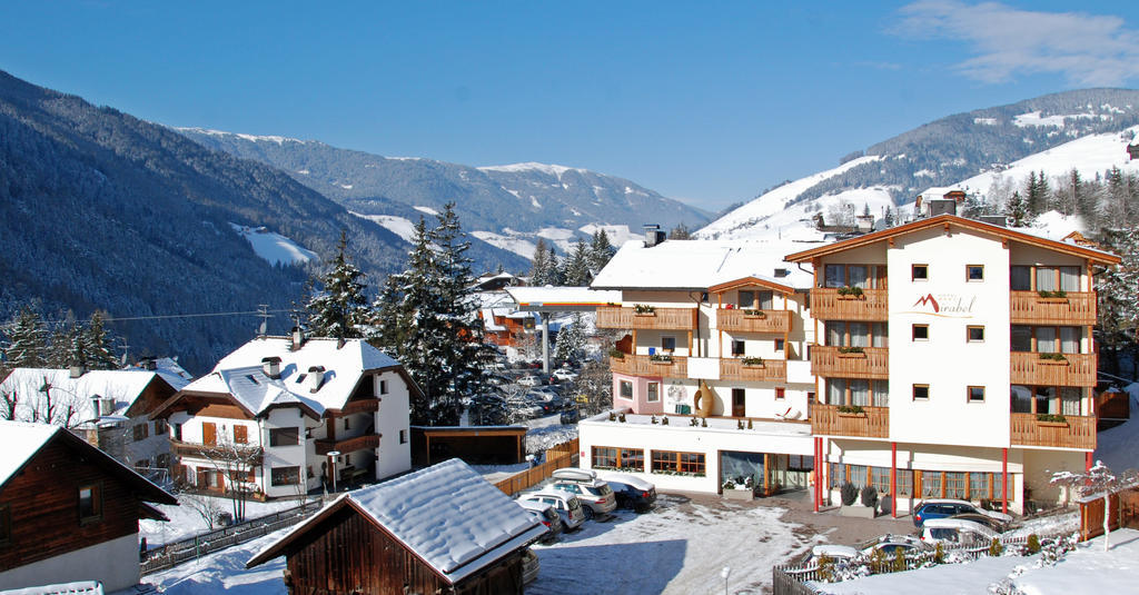 Hotel Mirabel San Vigilio Di Marebbe Kültér fotó