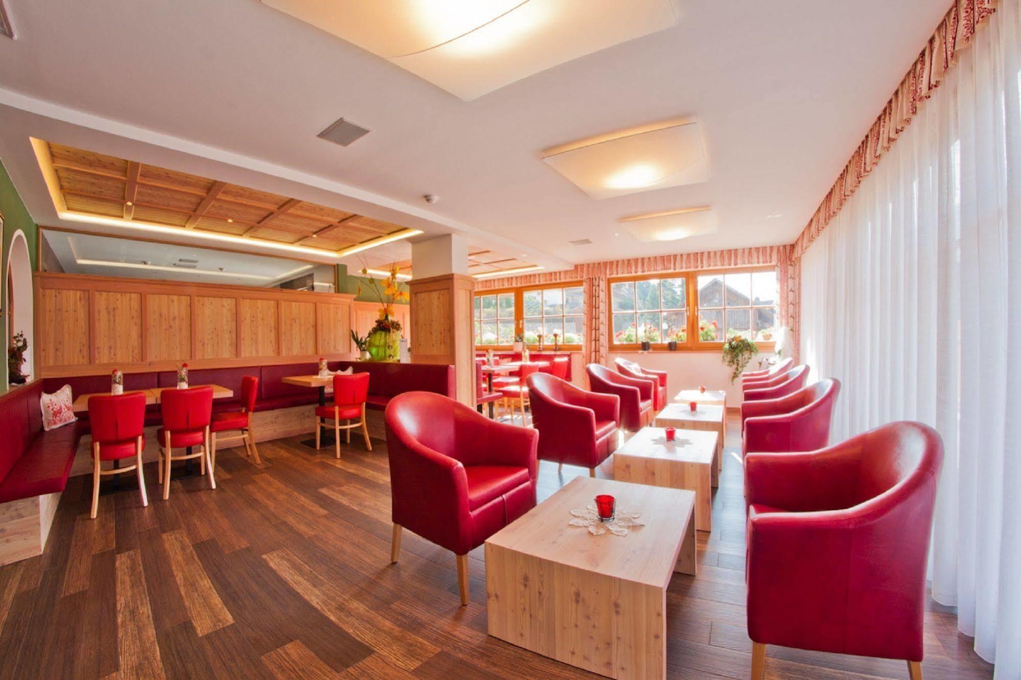 Hotel Mirabel San Vigilio Di Marebbe Kültér fotó