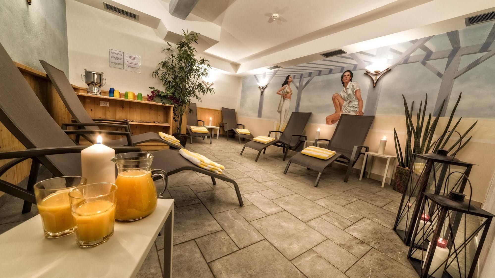 Hotel Mirabel San Vigilio Di Marebbe Kültér fotó
